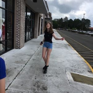 Meet your Posher, Lacy